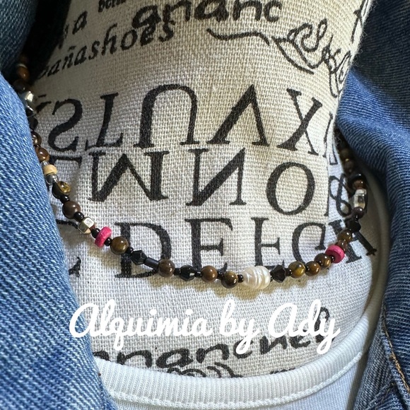 Super dainty tiger’s eye onyx and freshwater pearl necklace beaded puka - Picture 2 of 5